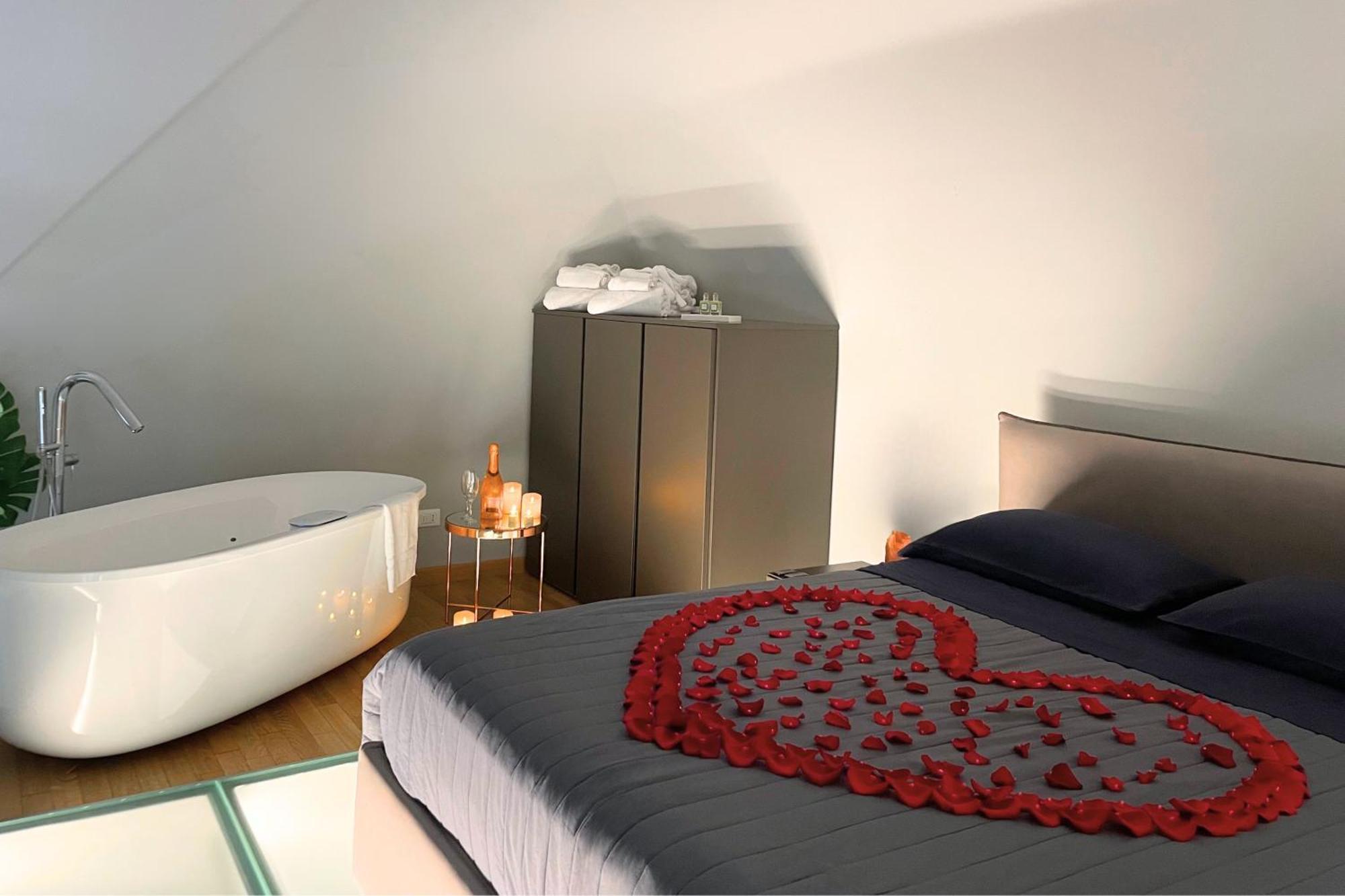 Jacuzzi Luxury Apartment In The Town Centre Торино Екстериор снимка
