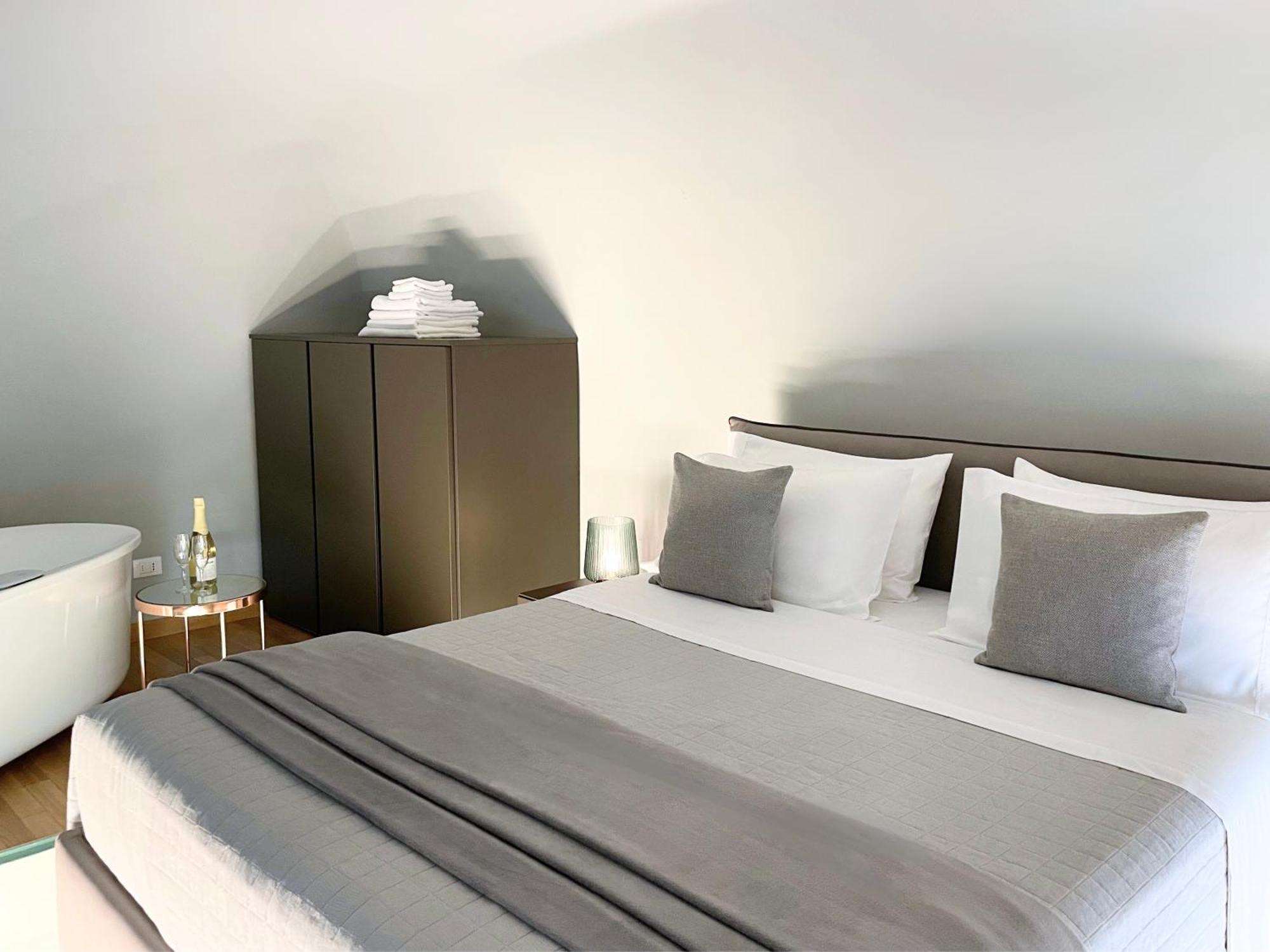 Jacuzzi Luxury Apartment In The Town Centre Торино Екстериор снимка