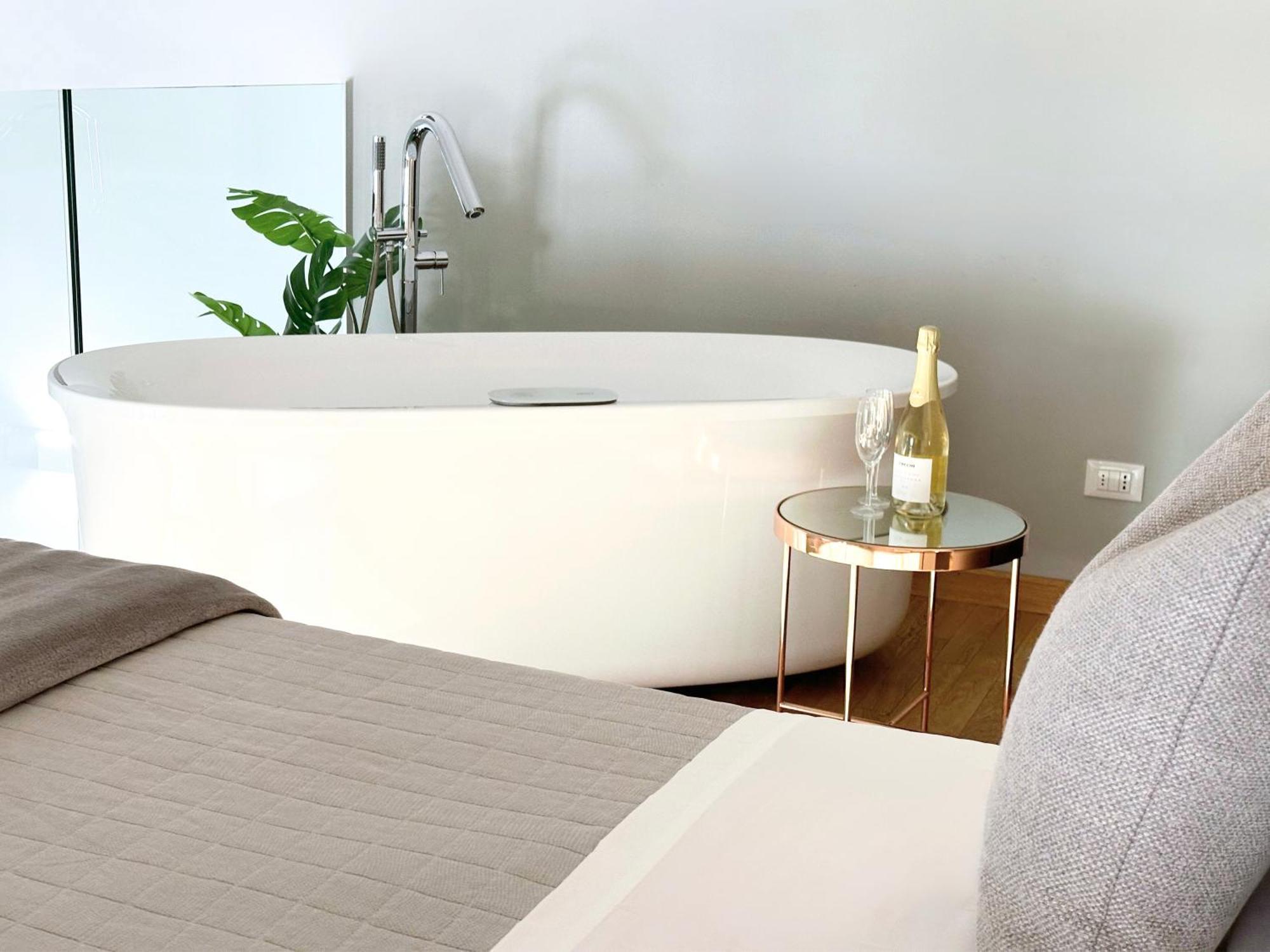 Jacuzzi Luxury Apartment In The Town Centre Торино Екстериор снимка